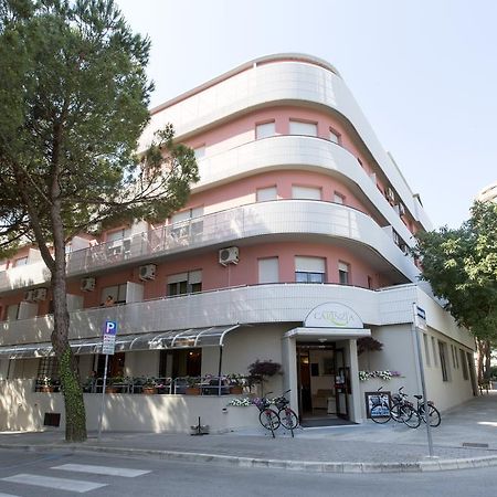 Aparthotel Carinzia Ліньяно-Сабб'ядоро Екстер'єр фото