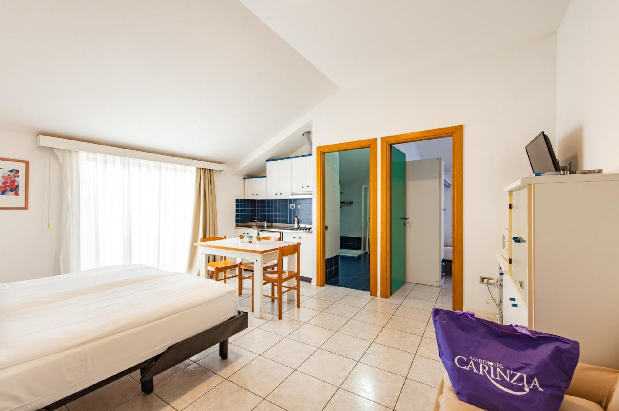 Aparthotel Carinzia Ліньяно-Сабб'ядоро Екстер'єр фото