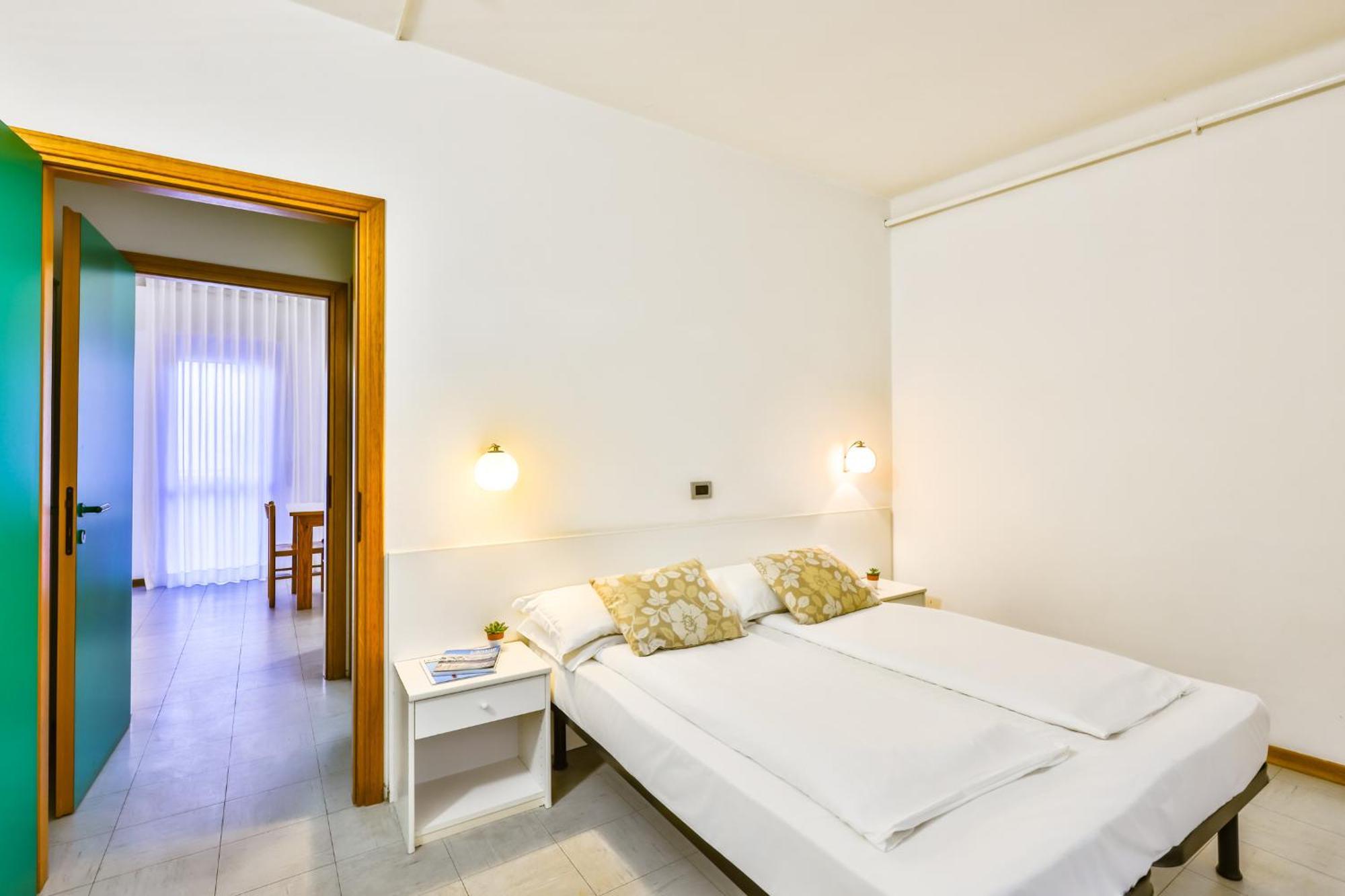 Aparthotel Carinzia Ліньяно-Сабб'ядоро Екстер'єр фото