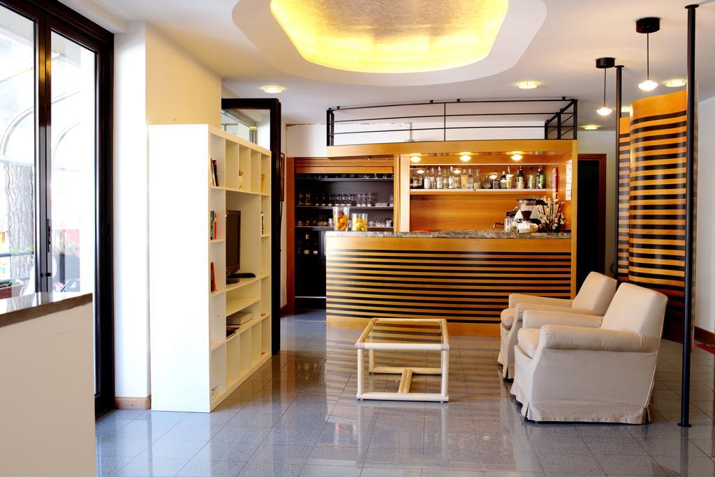 Aparthotel Carinzia Ліньяно-Сабб'ядоро Екстер'єр фото